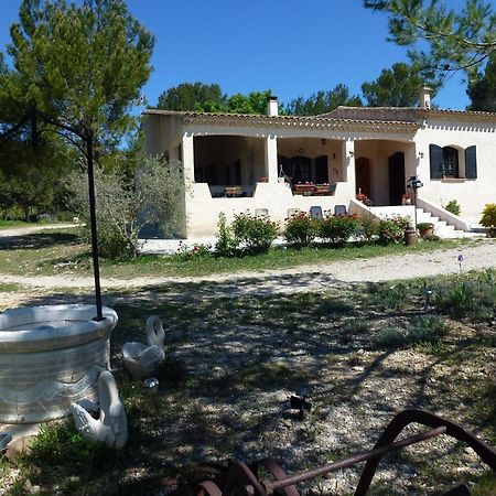 Chambre D'Hotes La Pinede Lambesc Exterior photo