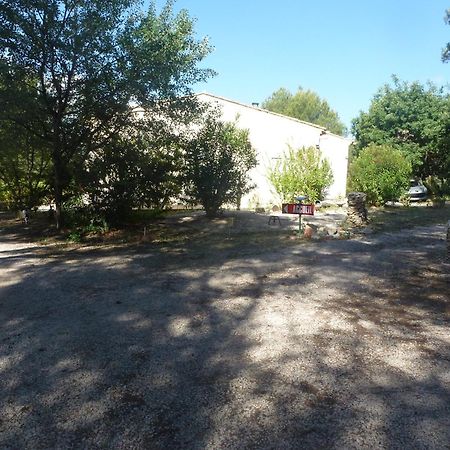 Chambre D'Hotes La Pinede Lambesc Exterior photo