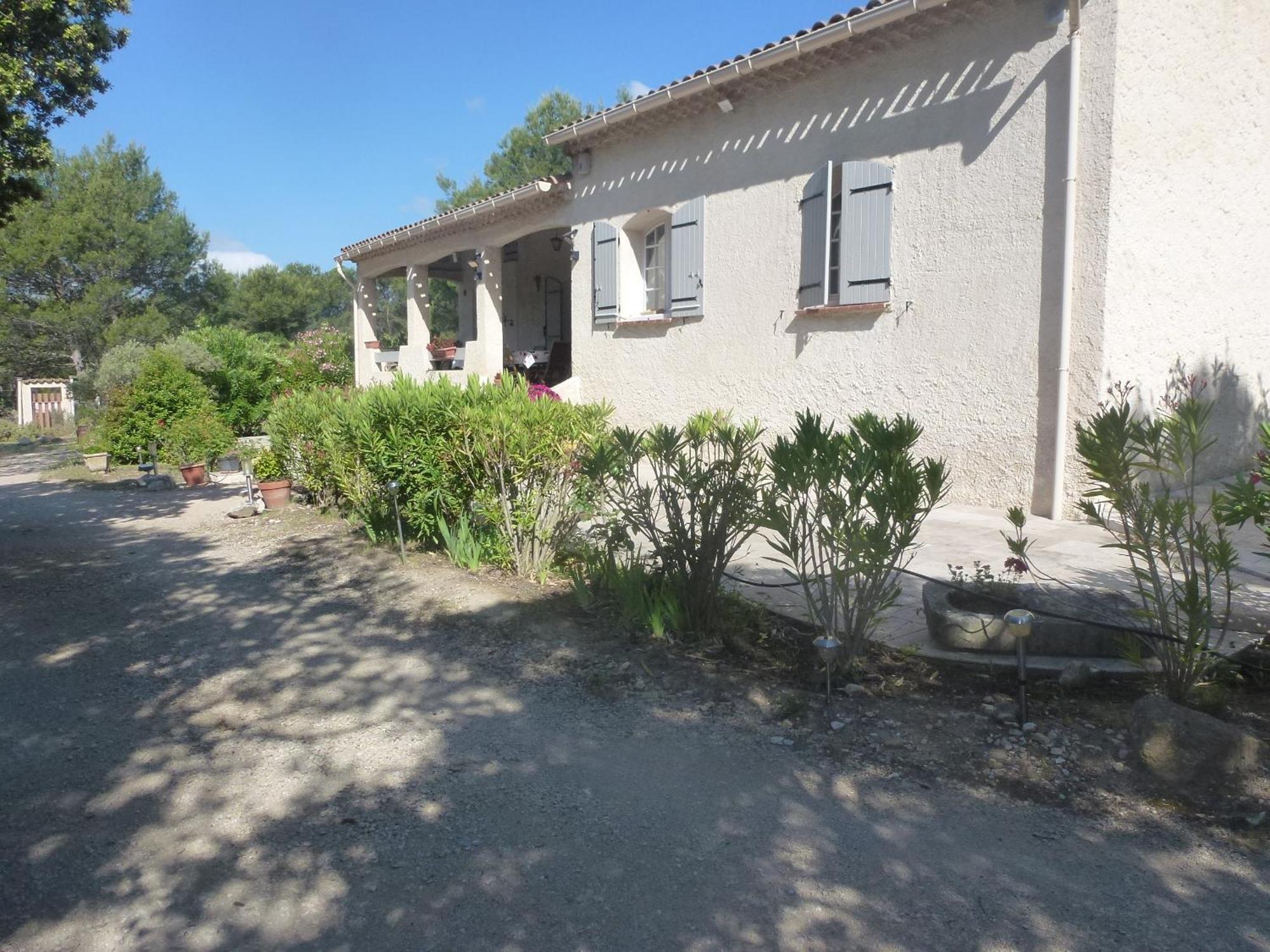 Chambre D'Hotes La Pinede Lambesc Exterior photo
