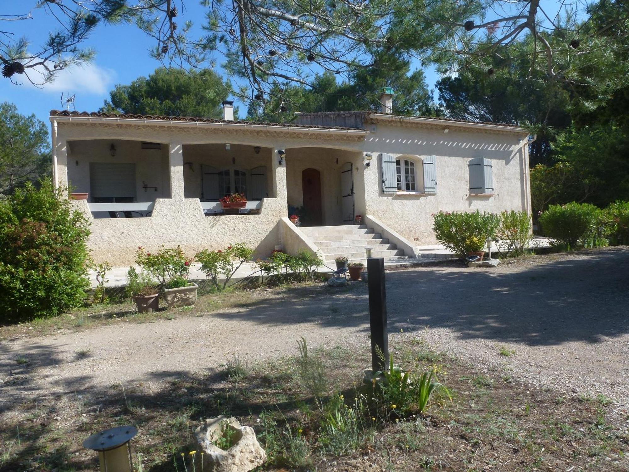 Chambre D'Hotes La Pinede Lambesc Exterior photo